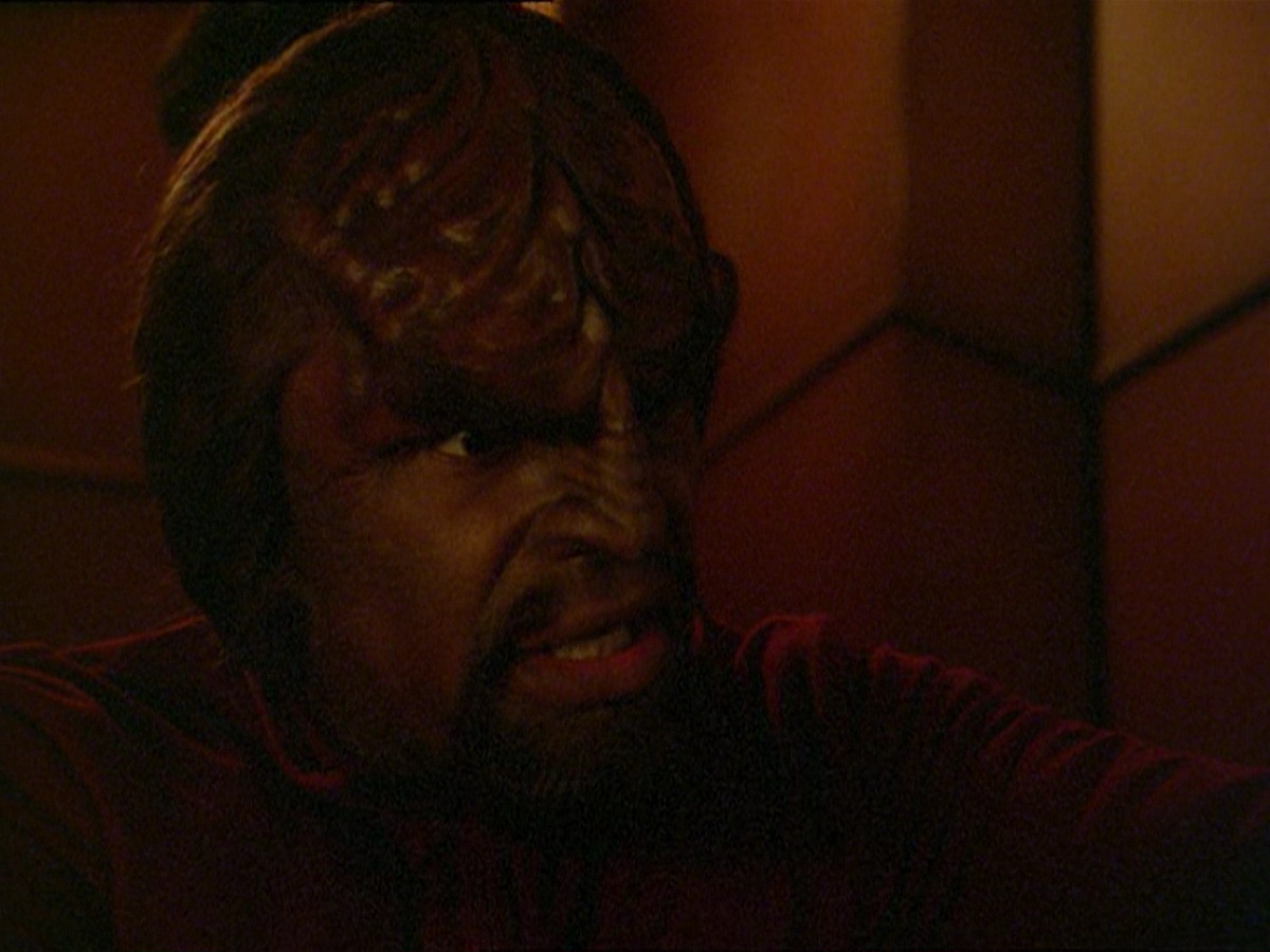 extant_StarTrek_DS9_7x19-StrangeBedfellows_1157.jpg