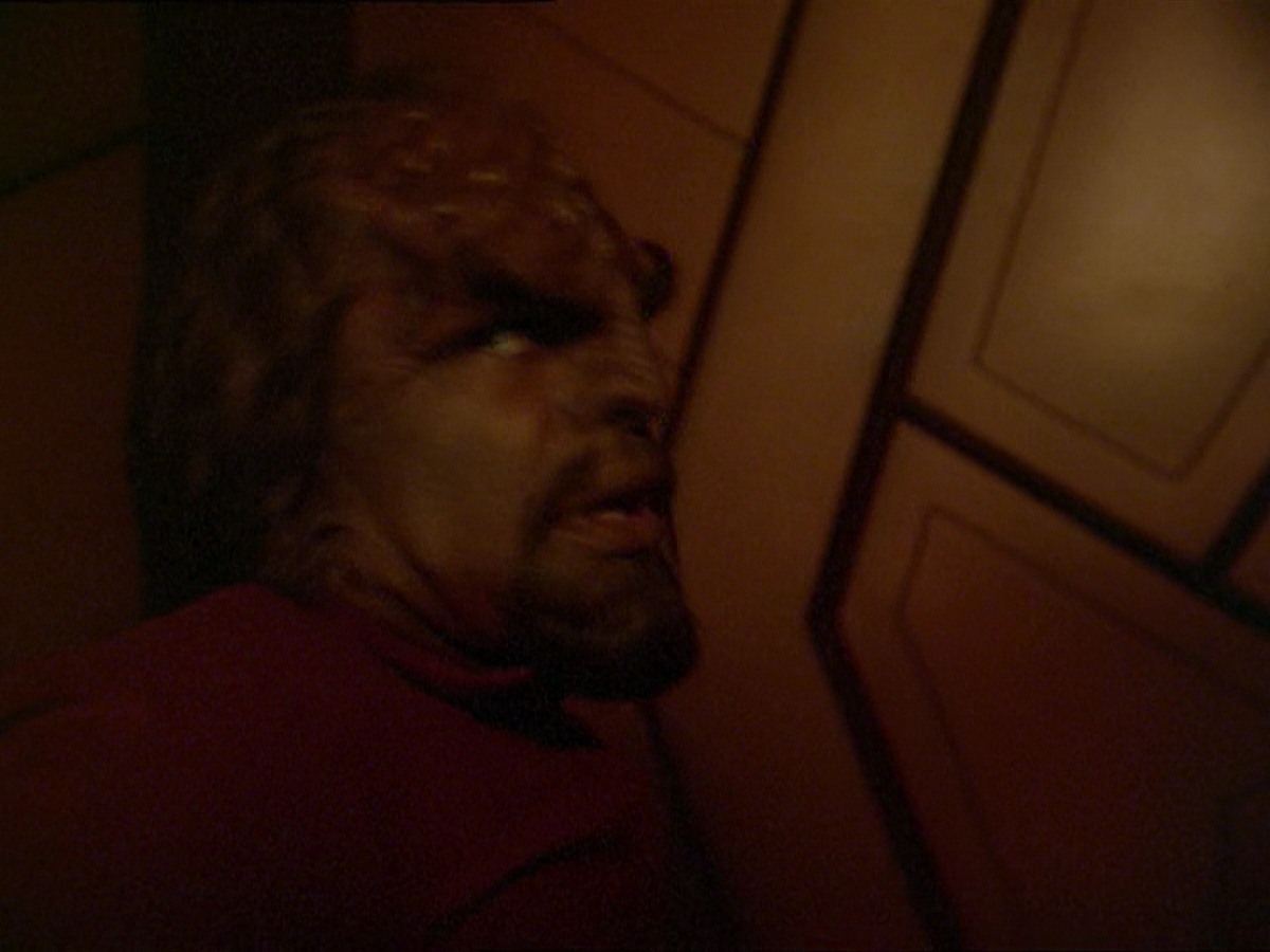extant_StarTrek_DS9_7x19-StrangeBedfellows_1166.jpg