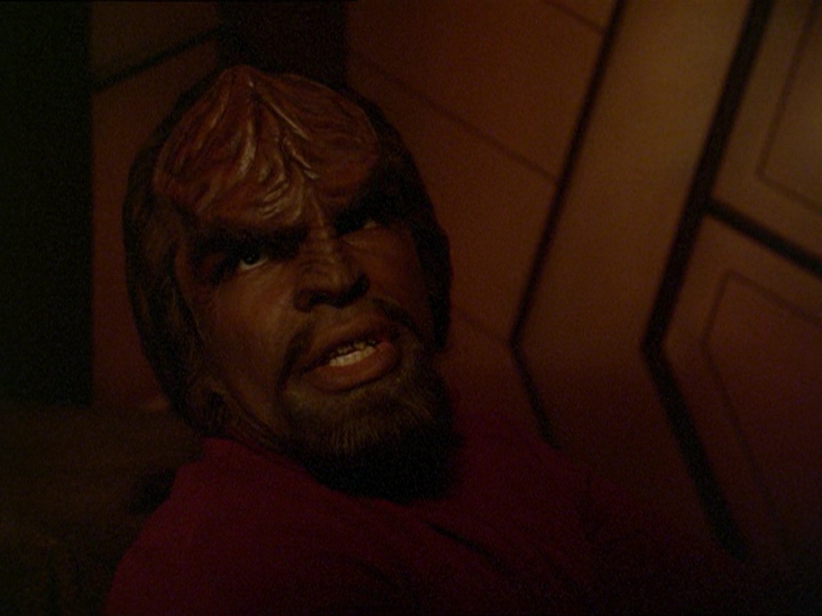 extant_StarTrek_DS9_7x19-StrangeBedfellows_1173.jpg