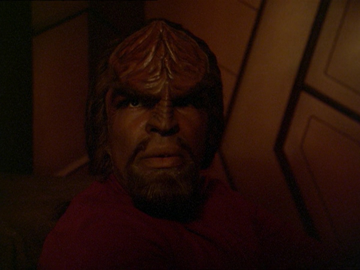 extant_StarTrek_DS9_7x19-StrangeBedfellows_1188.jpg
