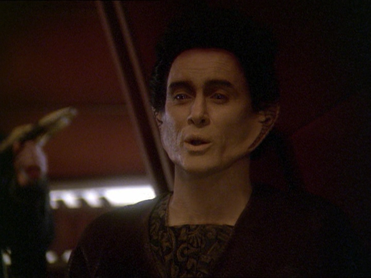 extant_StarTrek_DS9_7x19-StrangeBedfellows_1212.jpg