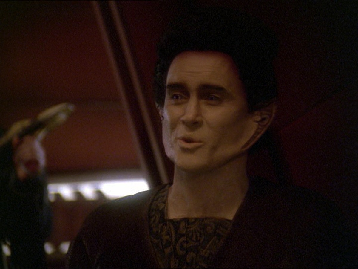 extant_StarTrek_DS9_7x19-StrangeBedfellows_1213.jpg