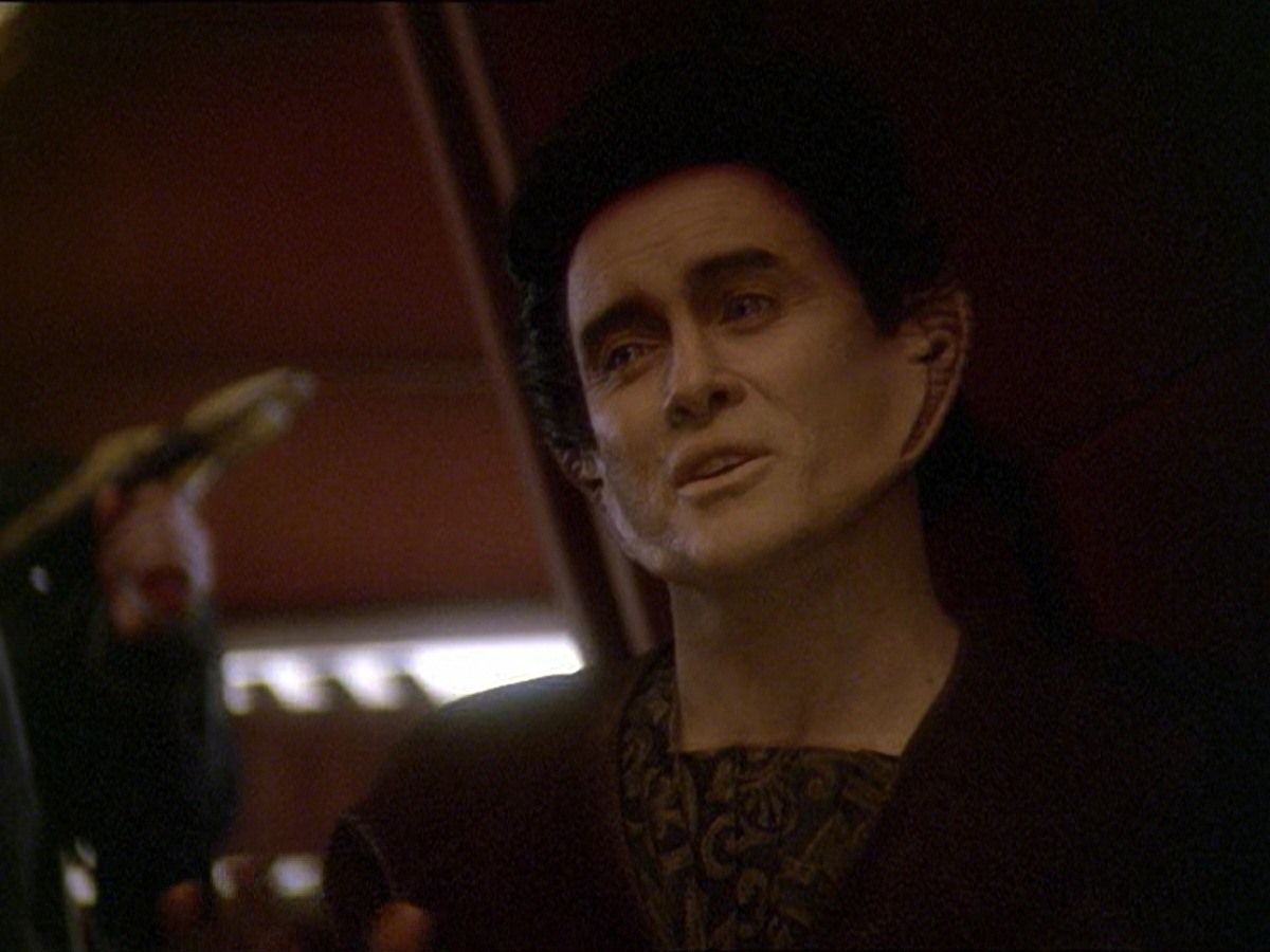 extant_StarTrek_DS9_7x19-StrangeBedfellows_1237.jpg