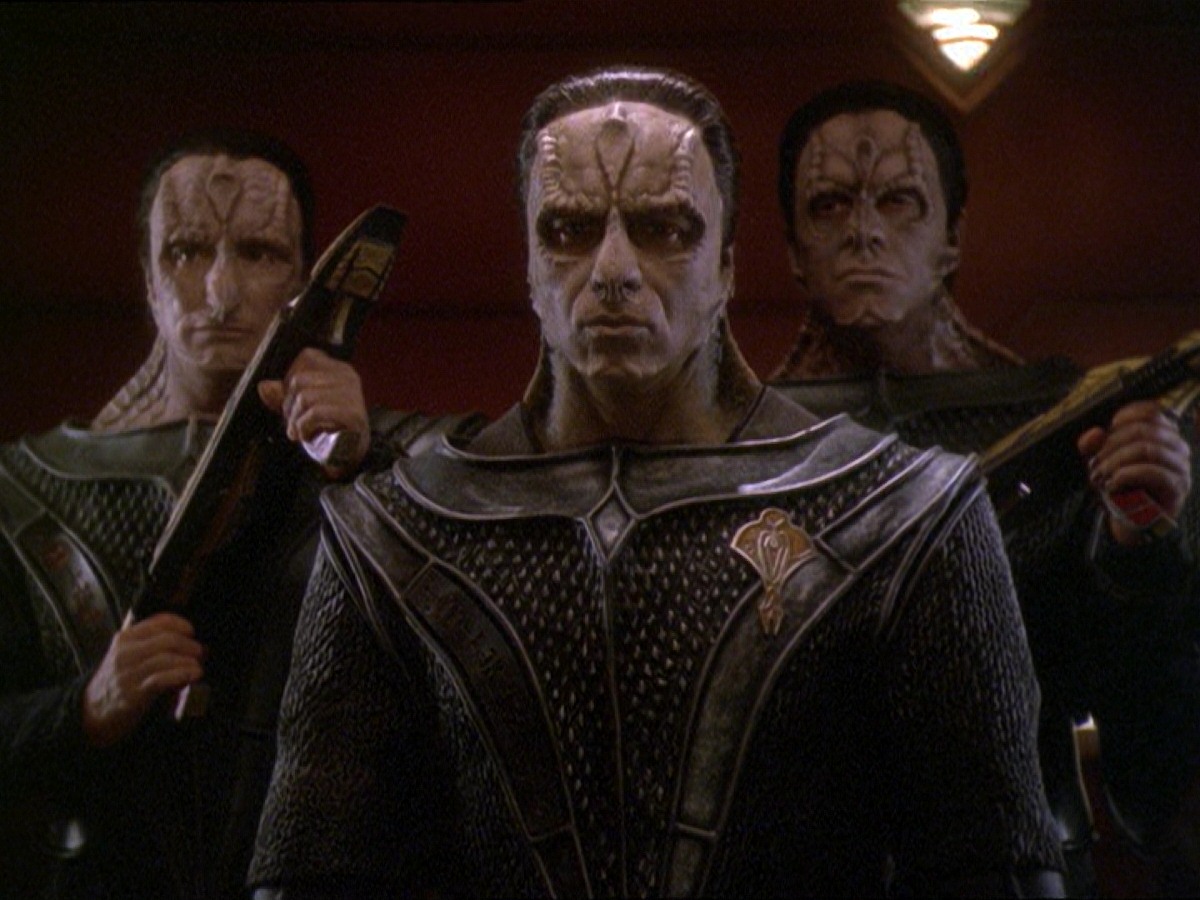 extant_StarTrek_DS9_7x19-StrangeBedfellows_1259.jpg