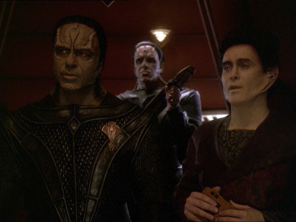 extant_StarTrek_DS9_7x19-StrangeBedfellows_1280.jpg