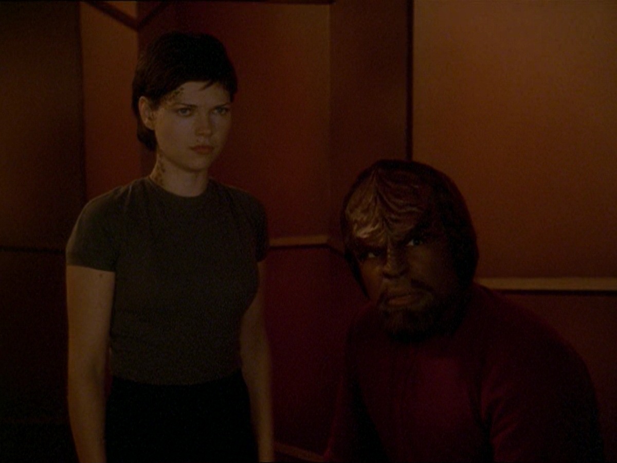 extant_StarTrek_DS9_7x19-StrangeBedfellows_1373.jpg