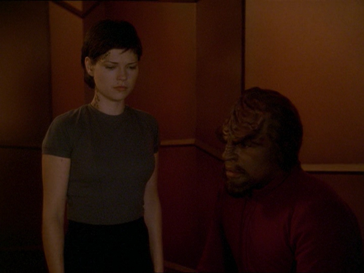 extant_StarTrek_DS9_7x19-StrangeBedfellows_1394.jpg