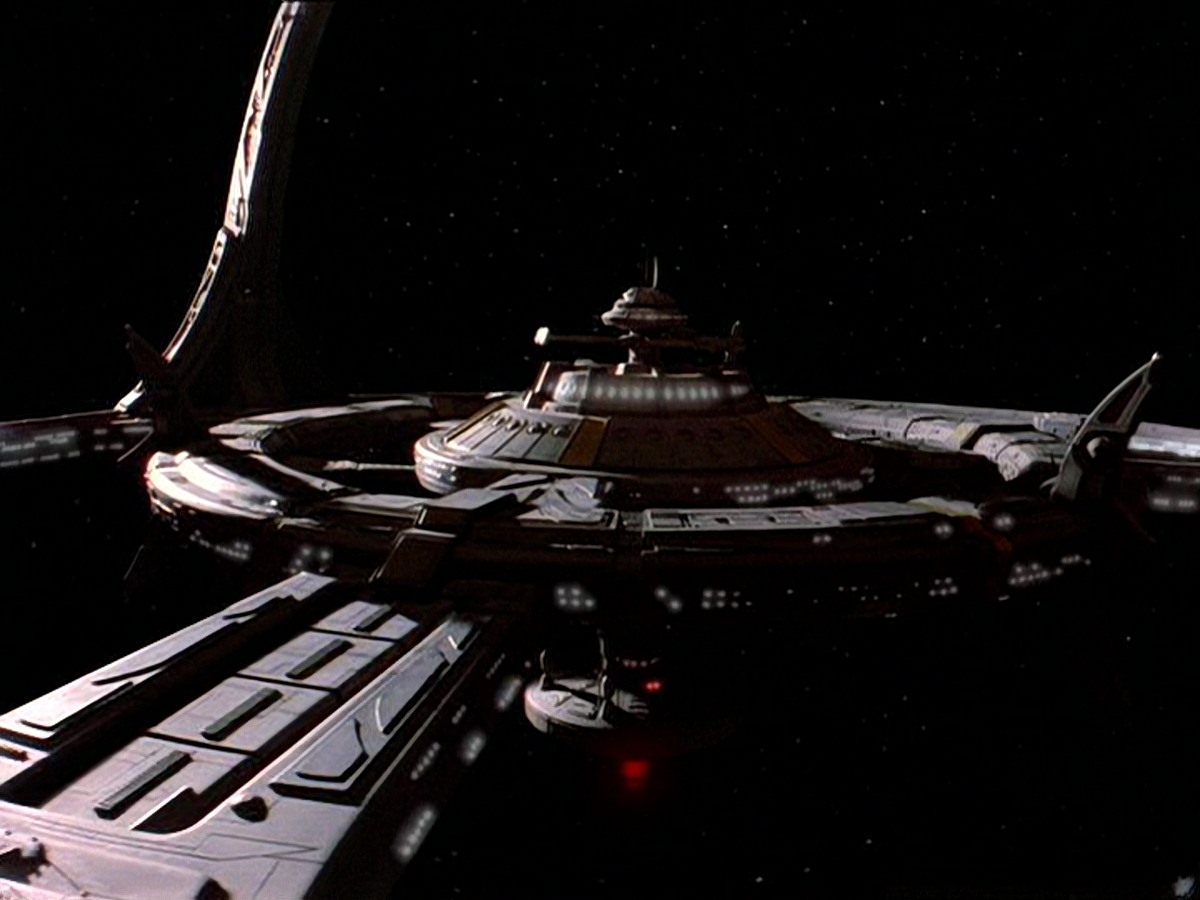 extant_StarTrek_DS9_7x19-StrangeBedfellows_1401.jpg