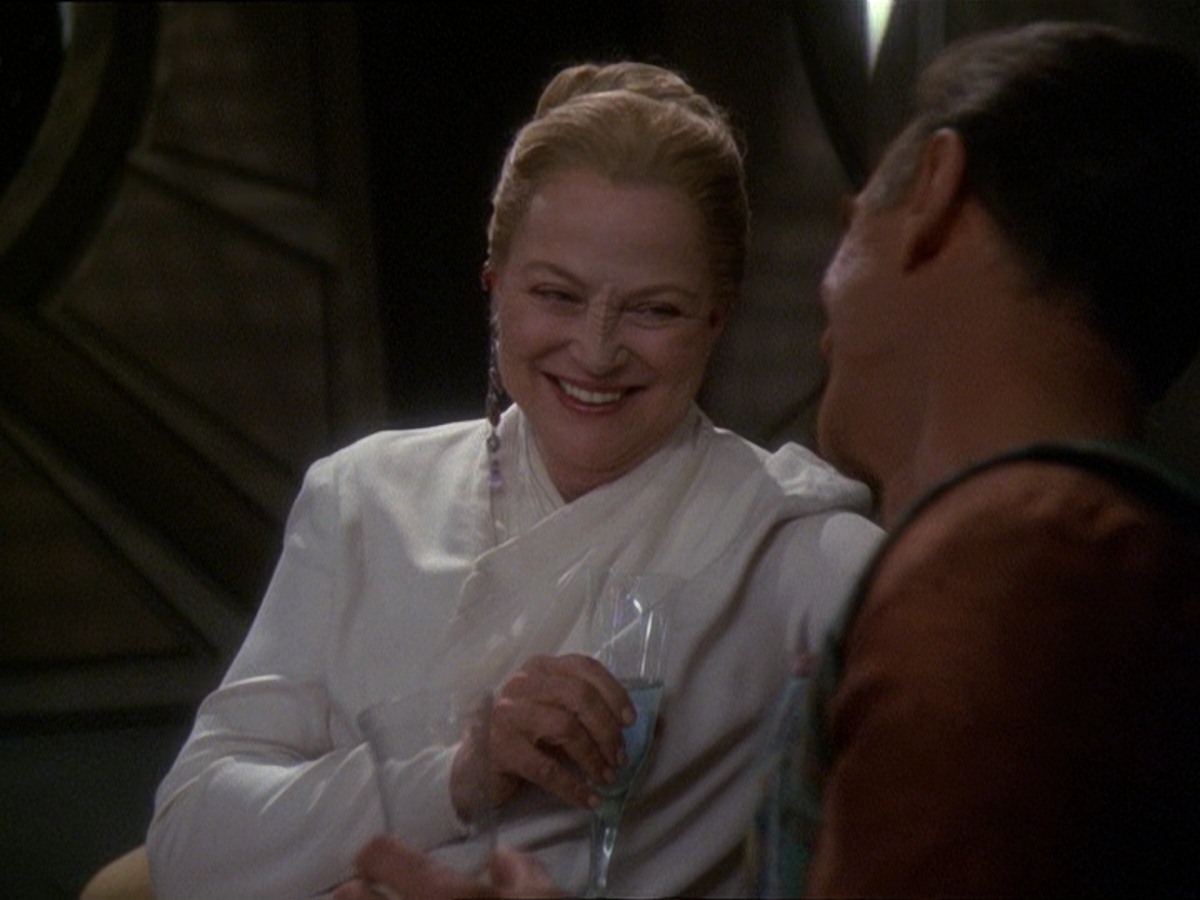 extant_StarTrek_DS9_7x19-StrangeBedfellows_1424.jpg