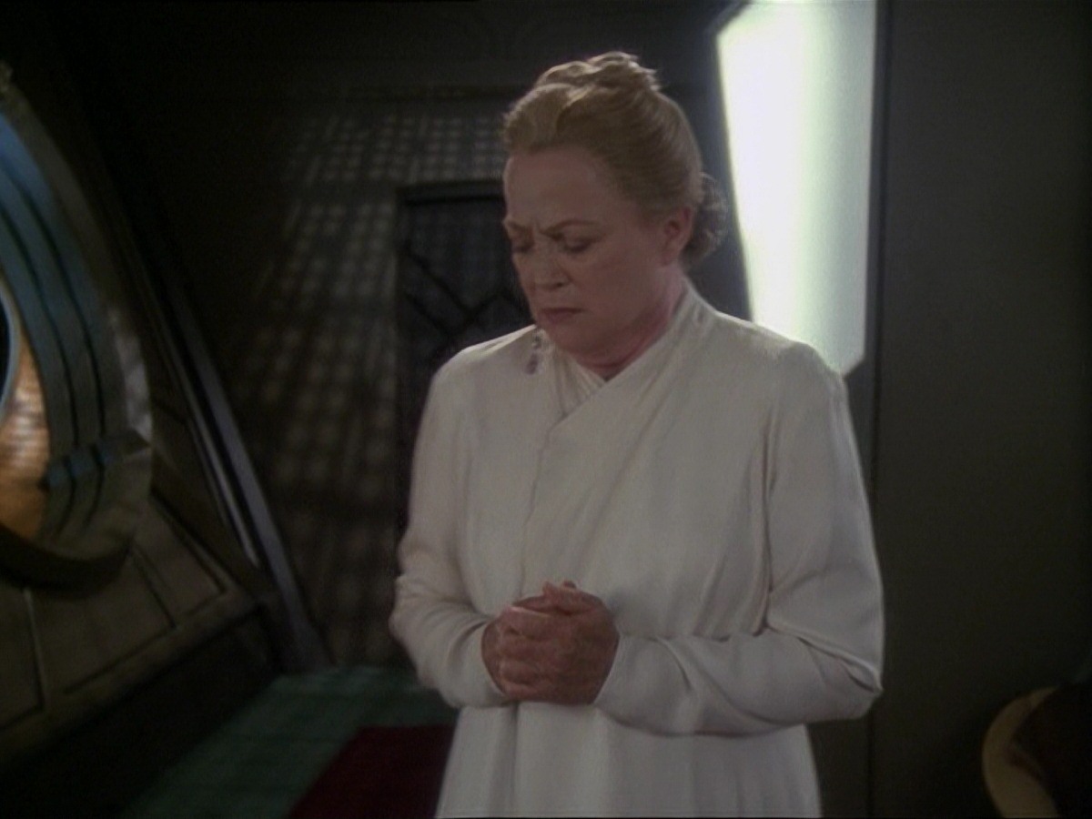extant_StarTrek_DS9_7x19-StrangeBedfellows_1637.jpg