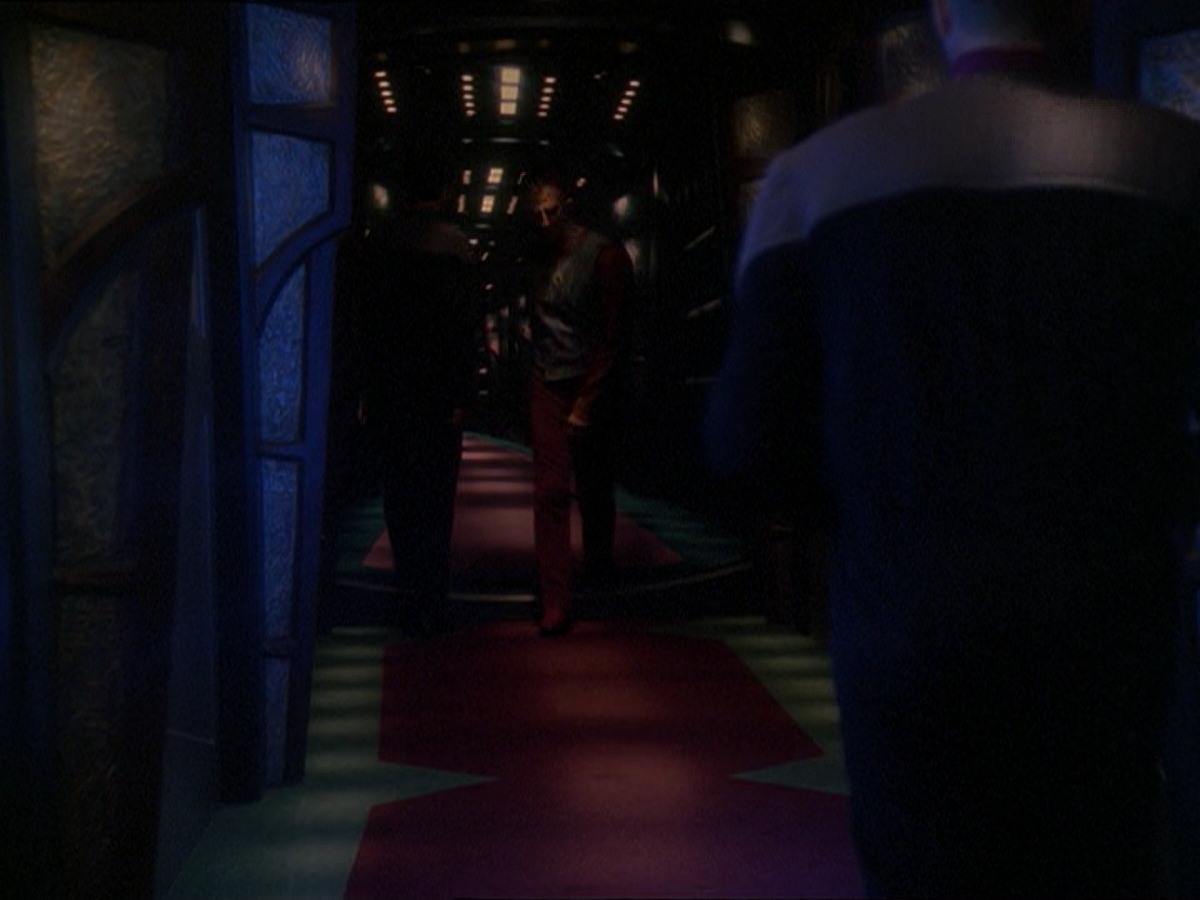 extant_StarTrek_DS9_7x19-StrangeBedfellows_1652.jpg