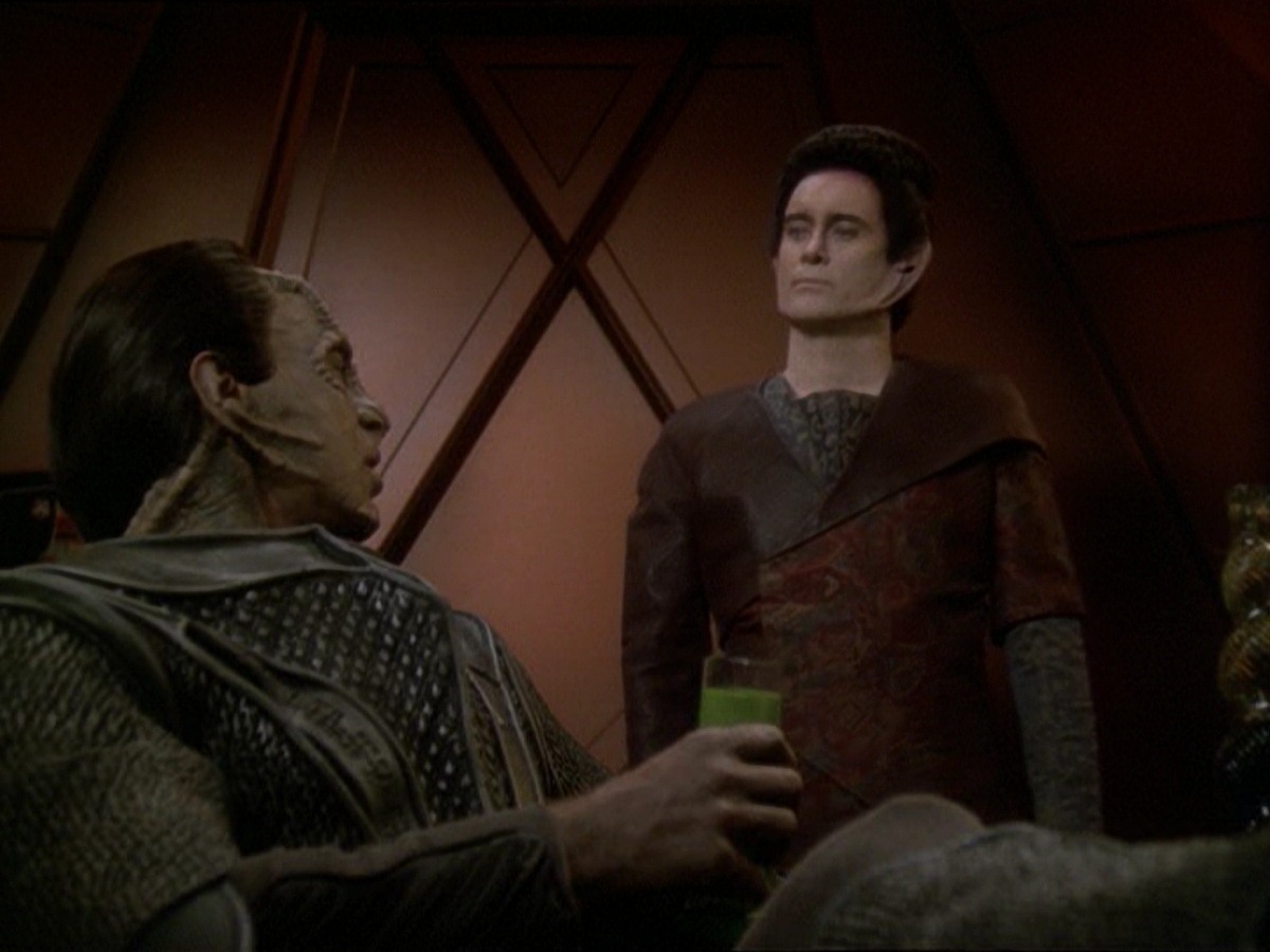 extant_StarTrek_DS9_7x19-StrangeBedfellows_1680.jpg