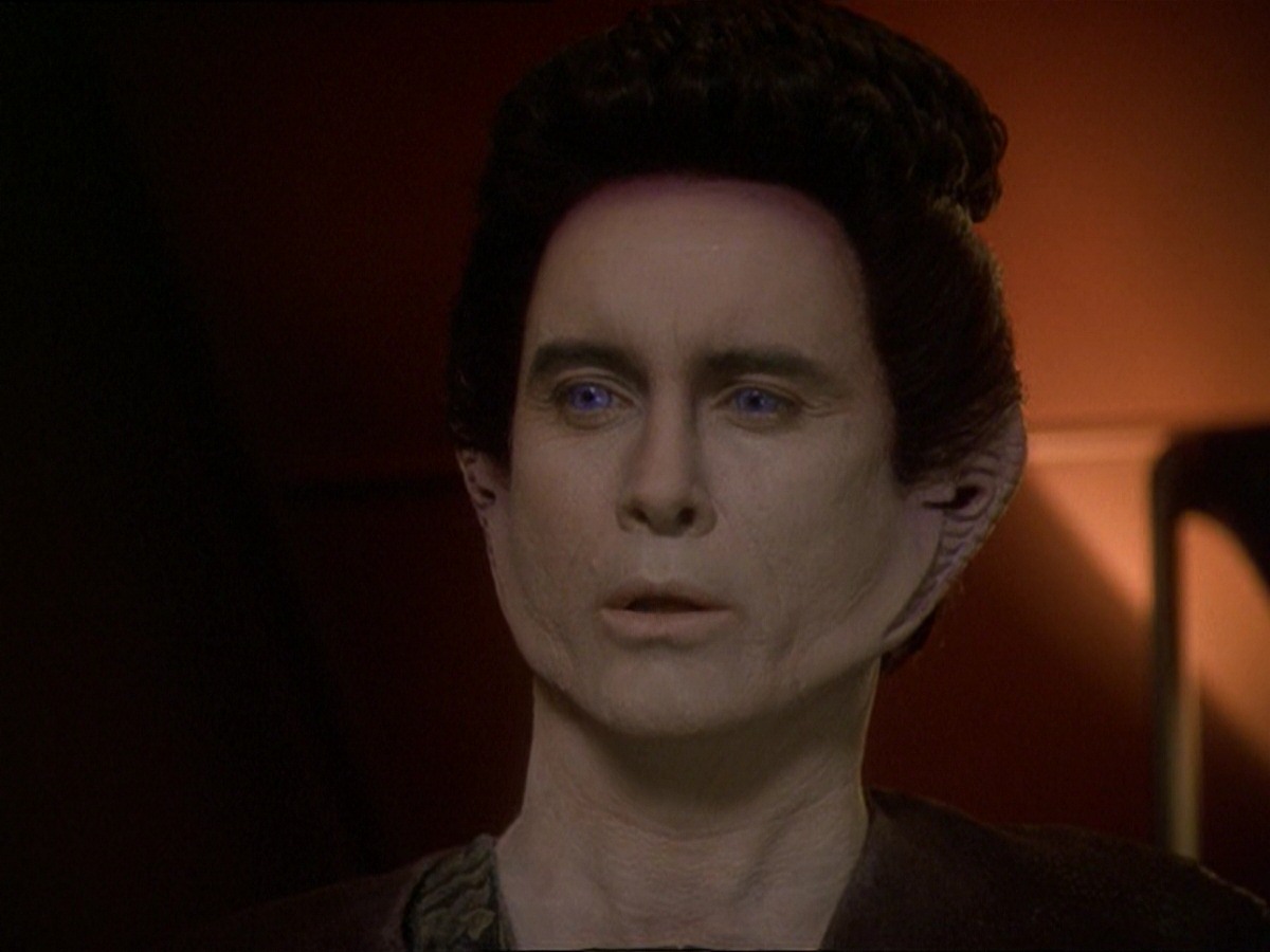 extant_StarTrek_DS9_7x19-StrangeBedfellows_1720.jpg