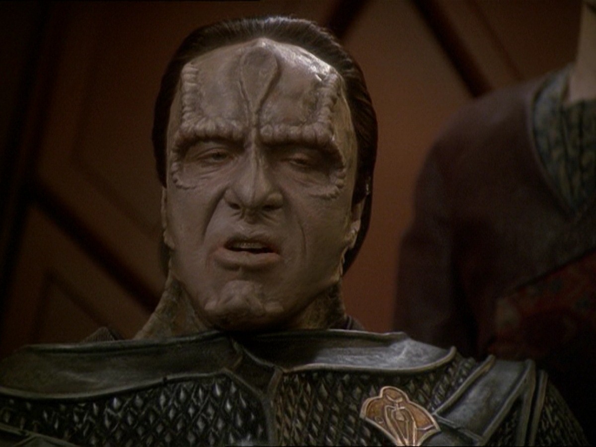 extant_StarTrek_DS9_7x19-StrangeBedfellows_1722.jpg