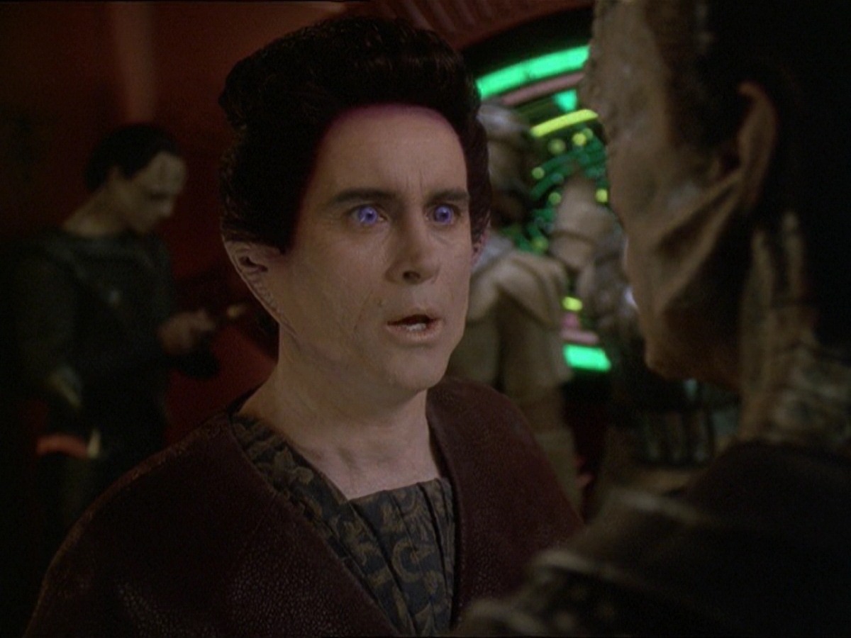 extant_StarTrek_DS9_7x19-StrangeBedfellows_1813.jpg