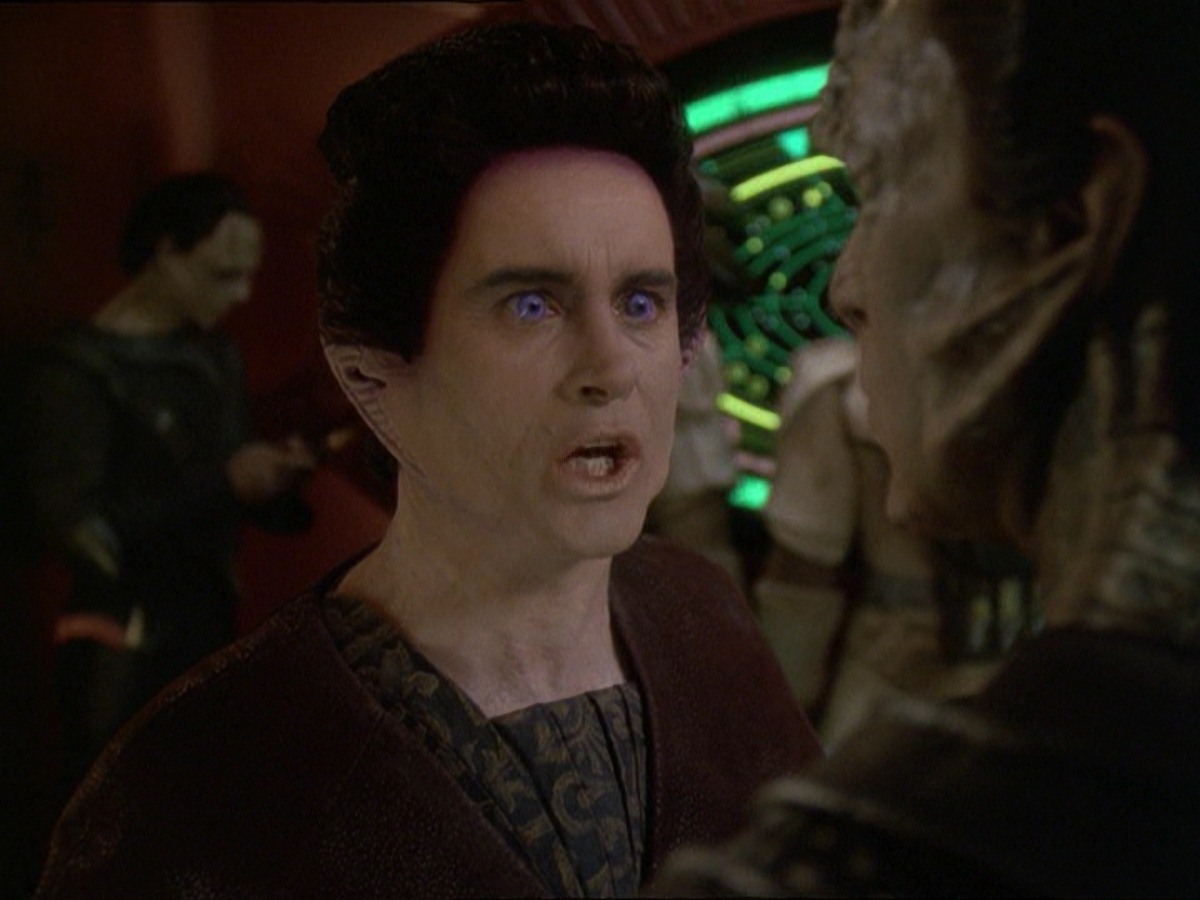 extant_StarTrek_DS9_7x19-StrangeBedfellows_1821.jpg
