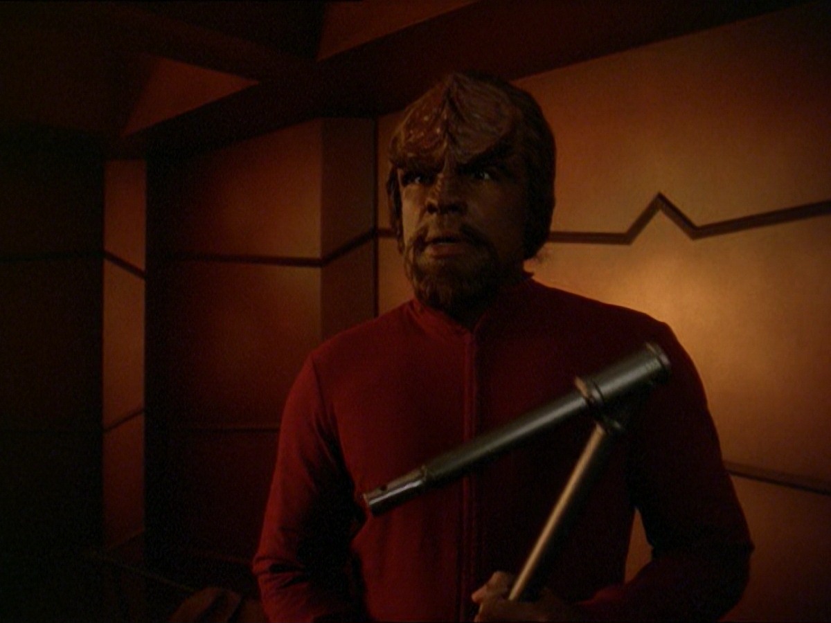 extant_StarTrek_DS9_7x19-StrangeBedfellows_1841.jpg