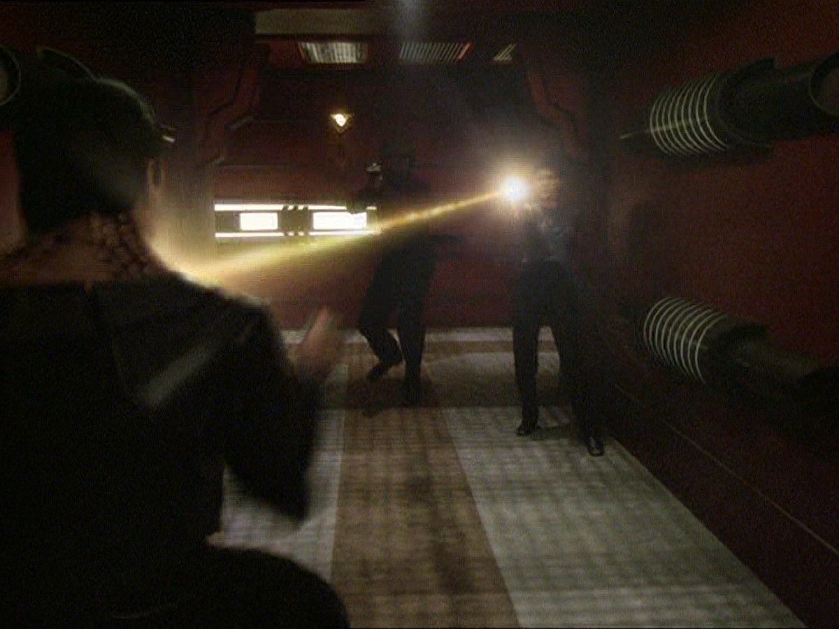 extant_StarTrek_DS9_7x19-StrangeBedfellows_1869.jpg