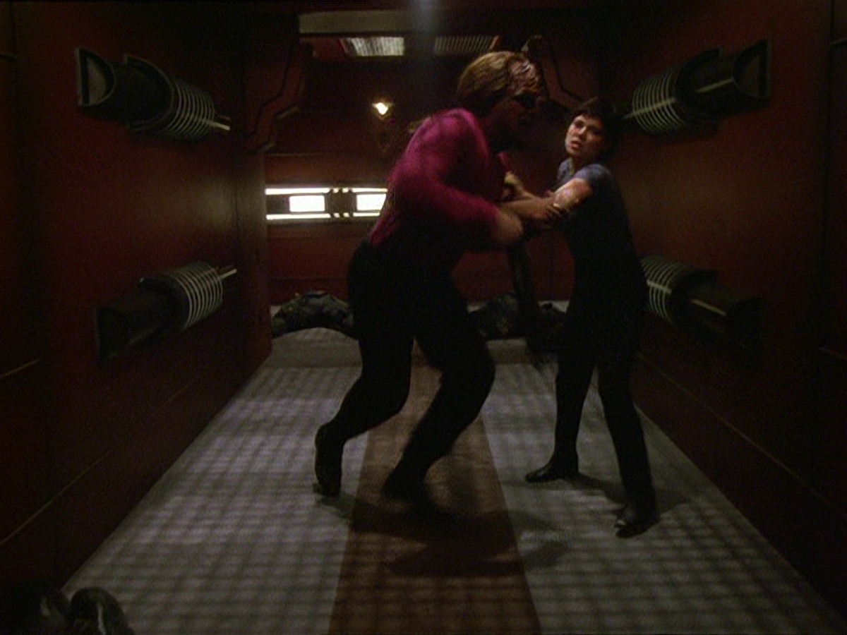 extant_StarTrek_DS9_7x19-StrangeBedfellows_1883.jpg