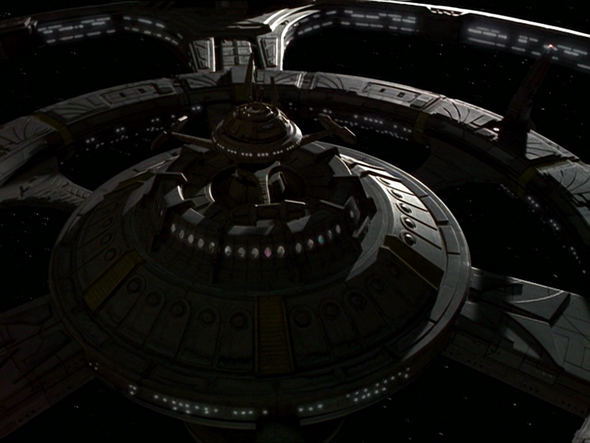 extant_StarTrek_DS9_7x19-StrangeBedfellows_2032.jpg