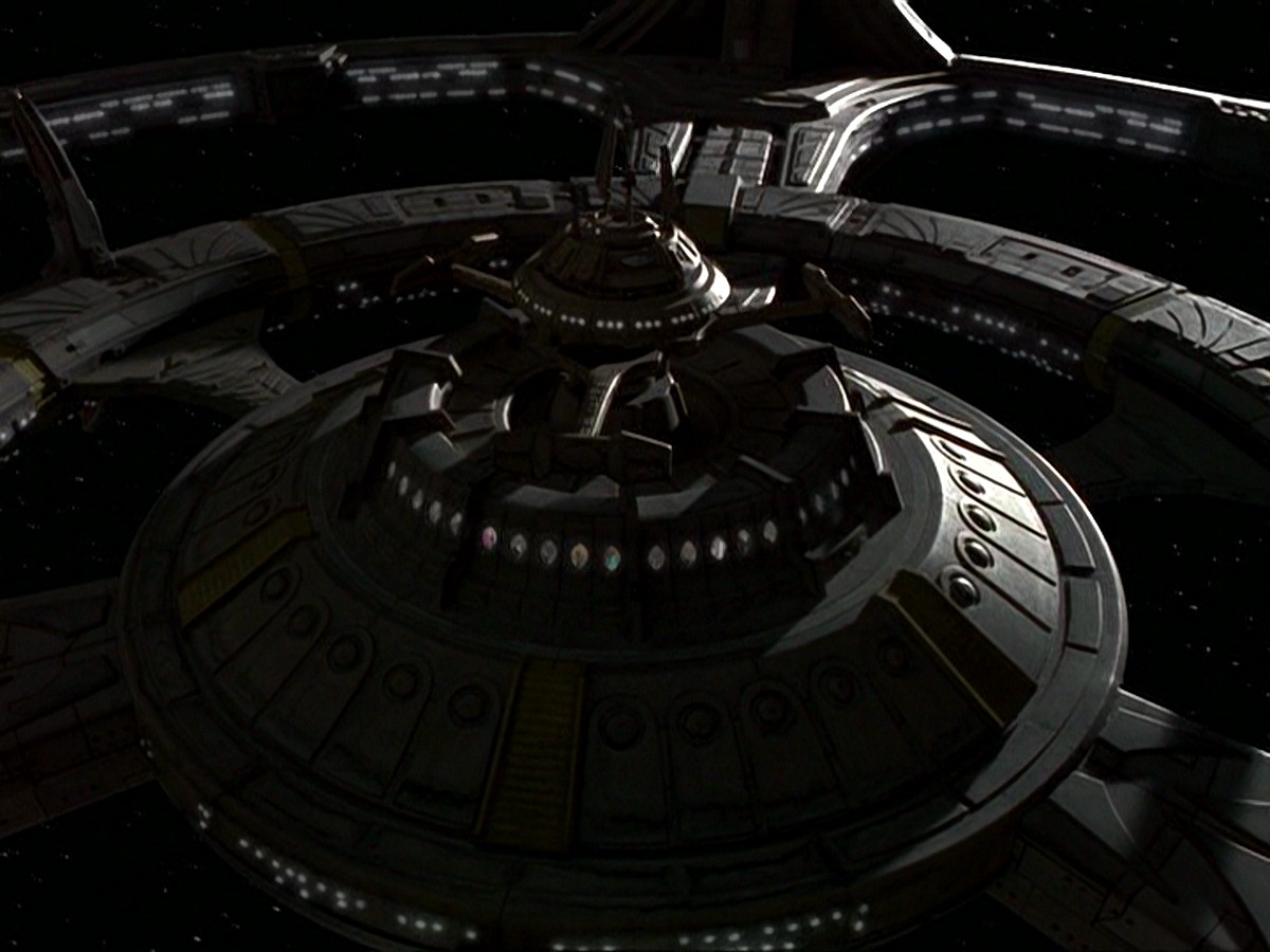 extant_StarTrek_DS9_7x19-StrangeBedfellows_2035.jpg
