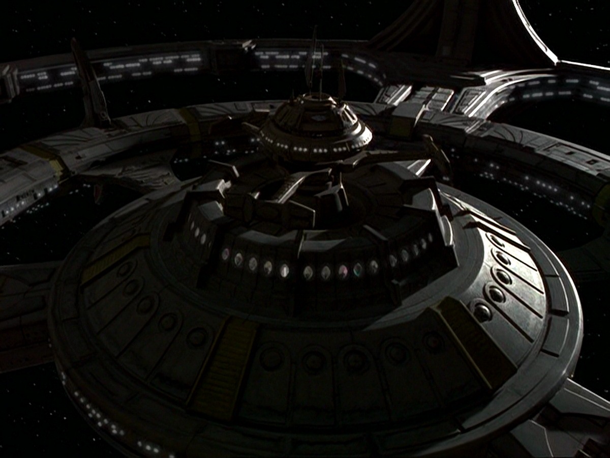 extant_StarTrek_DS9_7x19-StrangeBedfellows_2038.jpg