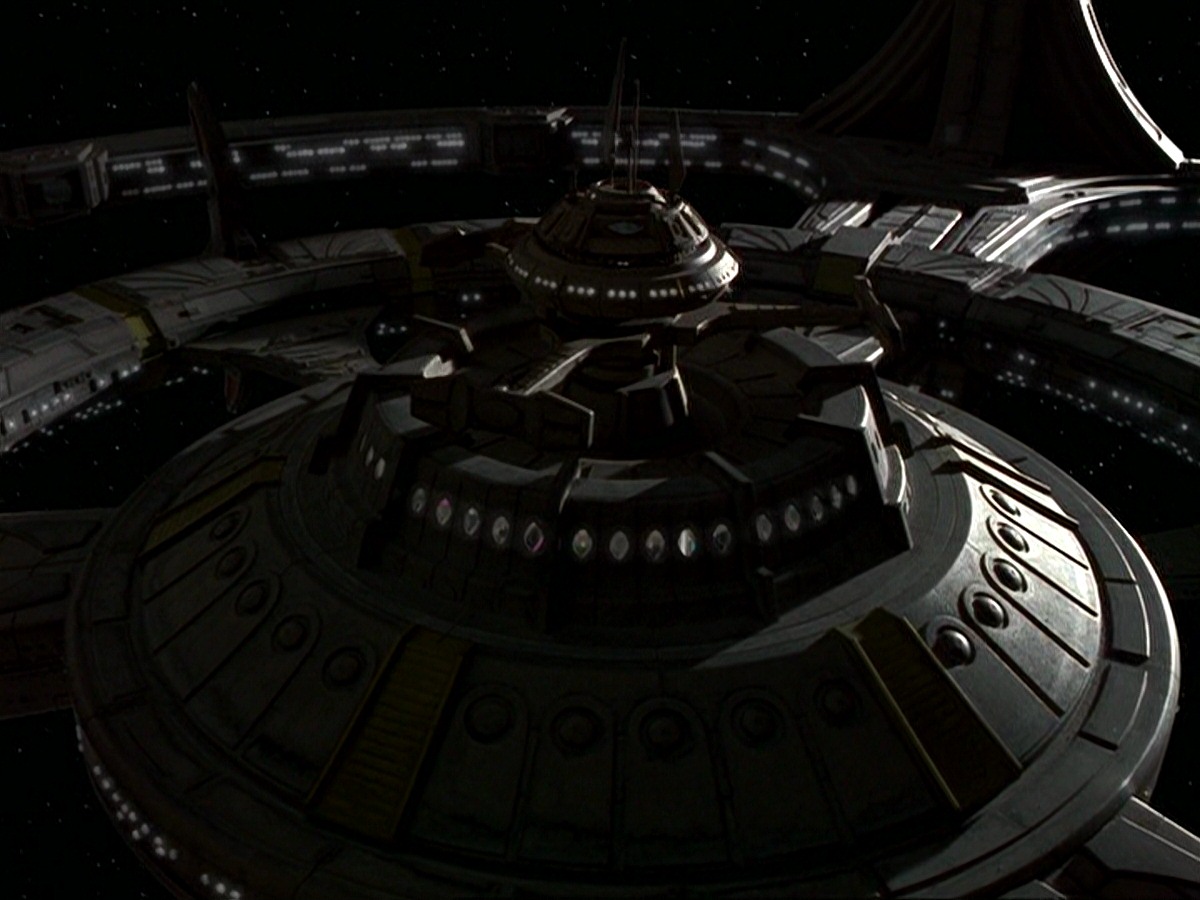 extant_StarTrek_DS9_7x19-StrangeBedfellows_2040.jpg