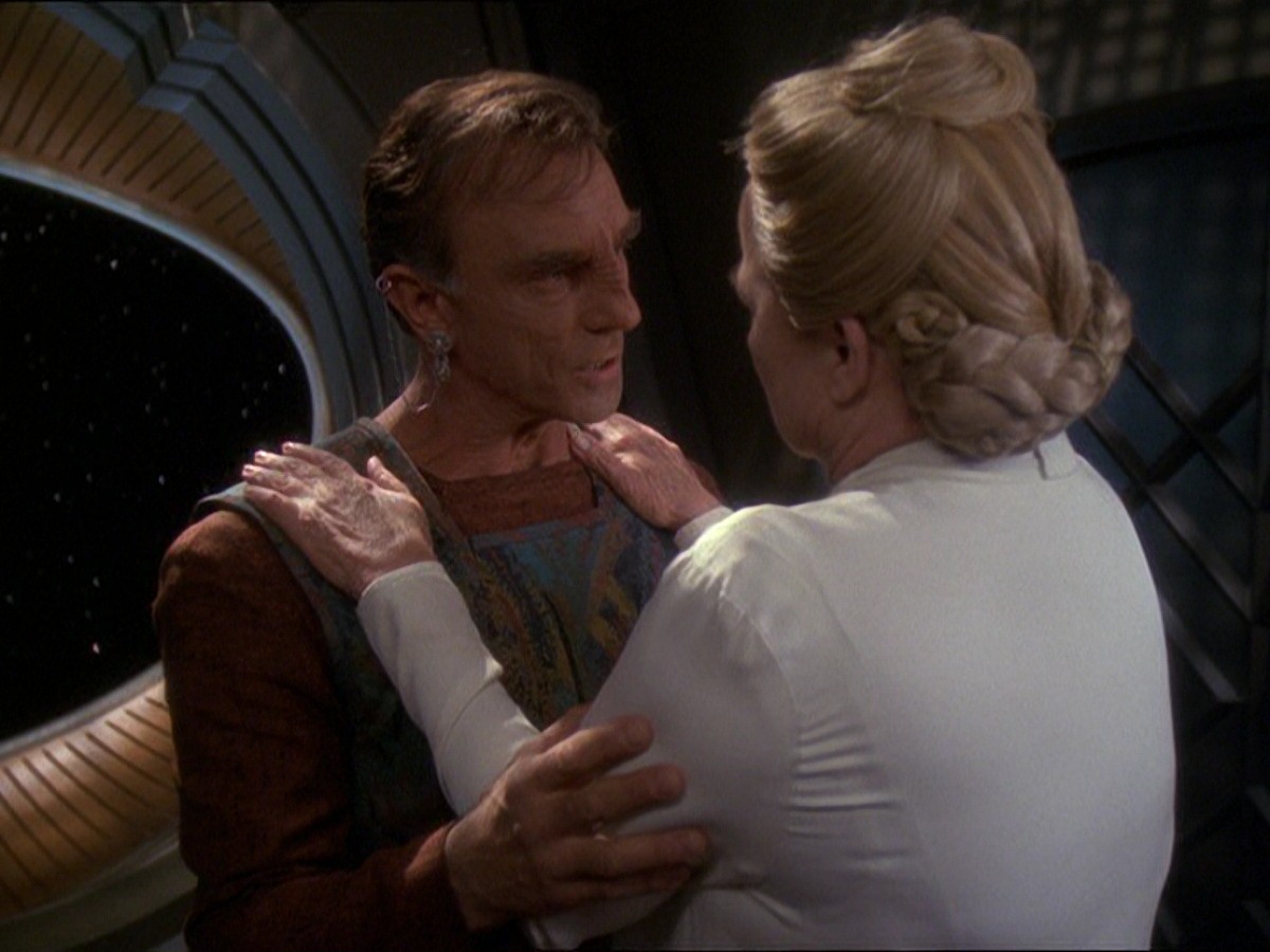 extant_StarTrek_DS9_7x19-StrangeBedfellows_2220.jpg