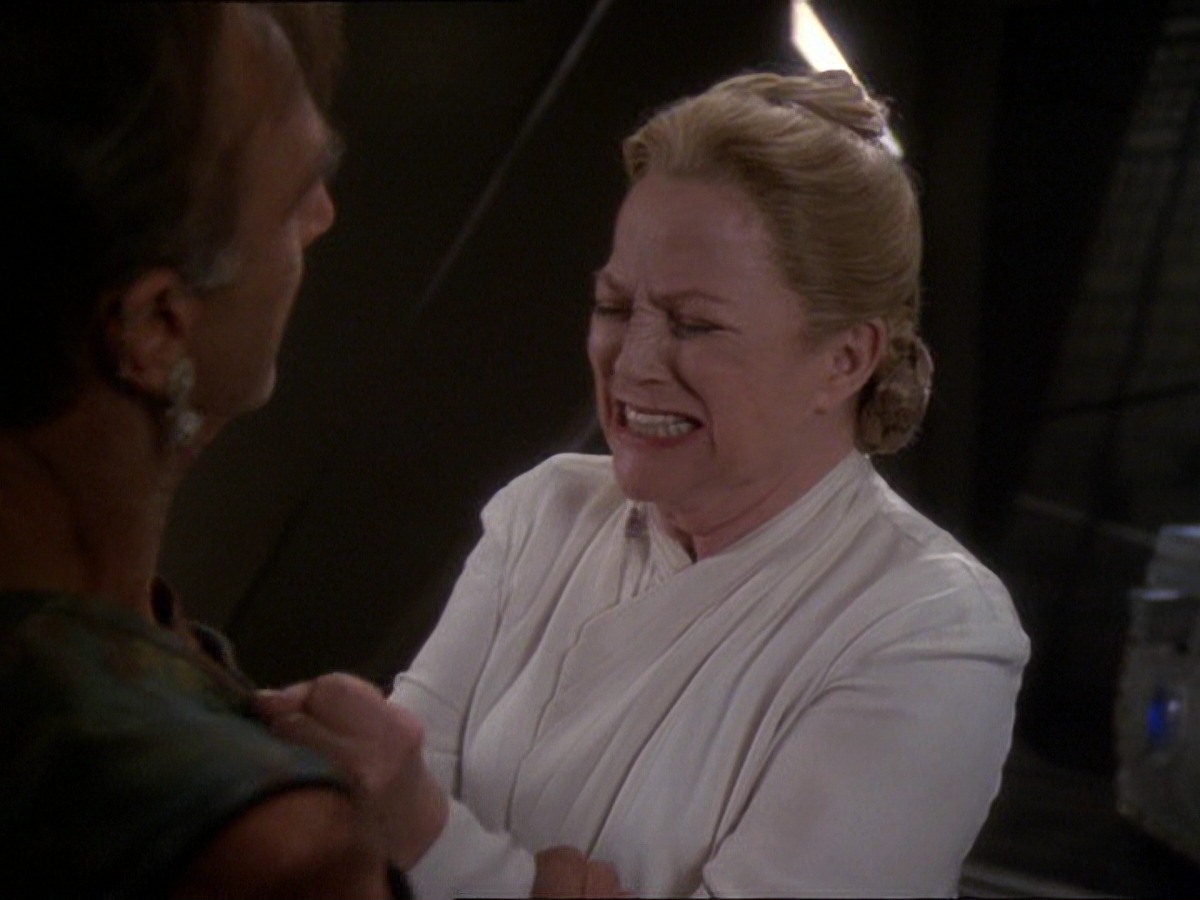 extant_StarTrek_DS9_7x19-StrangeBedfellows_2247.jpg