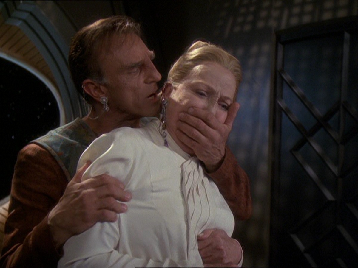 extant_StarTrek_DS9_7x19-StrangeBedfellows_2292.jpg