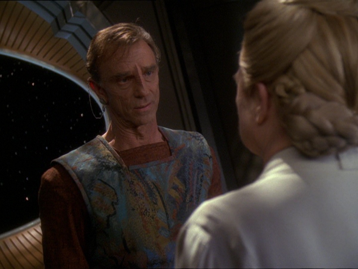 extant_StarTrek_DS9_7x19-StrangeBedfellows_2340.jpg