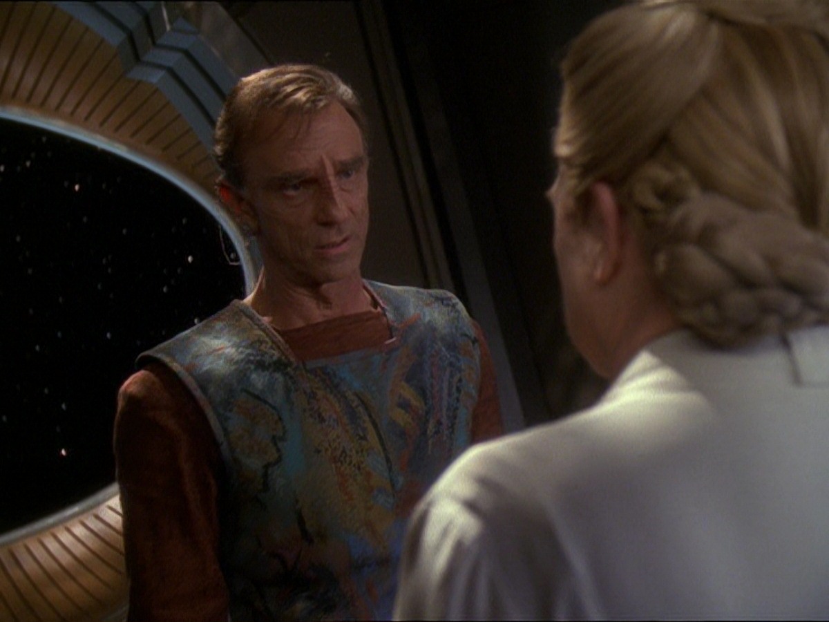 extant_StarTrek_DS9_7x19-StrangeBedfellows_2342.jpg