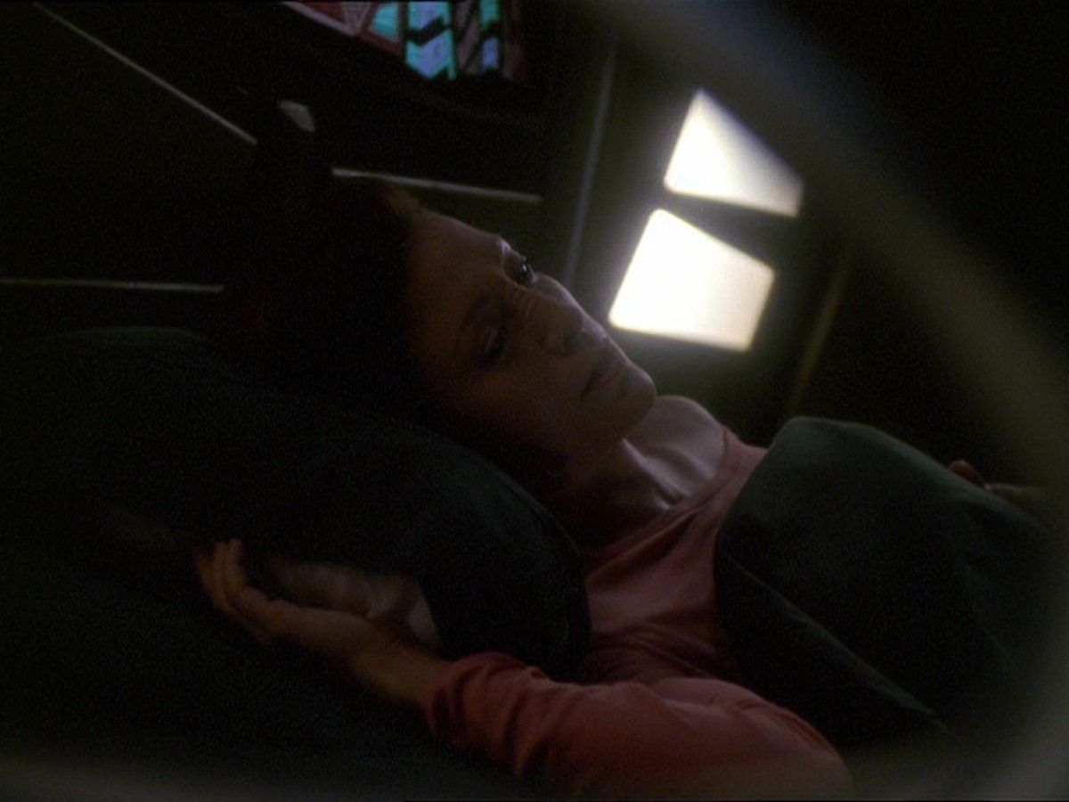 extant_StarTrek_DS9_7x19-StrangeBedfellows_2470.jpg
