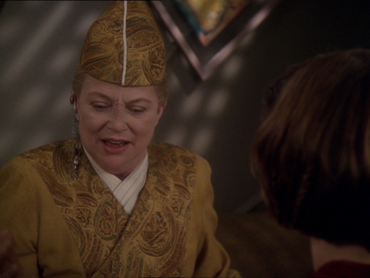extant_StarTrek_DS9_7x19-StrangeBedfellows_2687.jpg