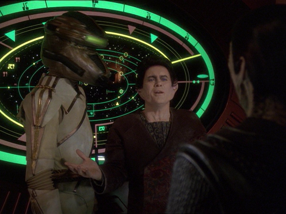 extant_StarTrek_DS9_7x19-StrangeBedfellows_2838.jpg