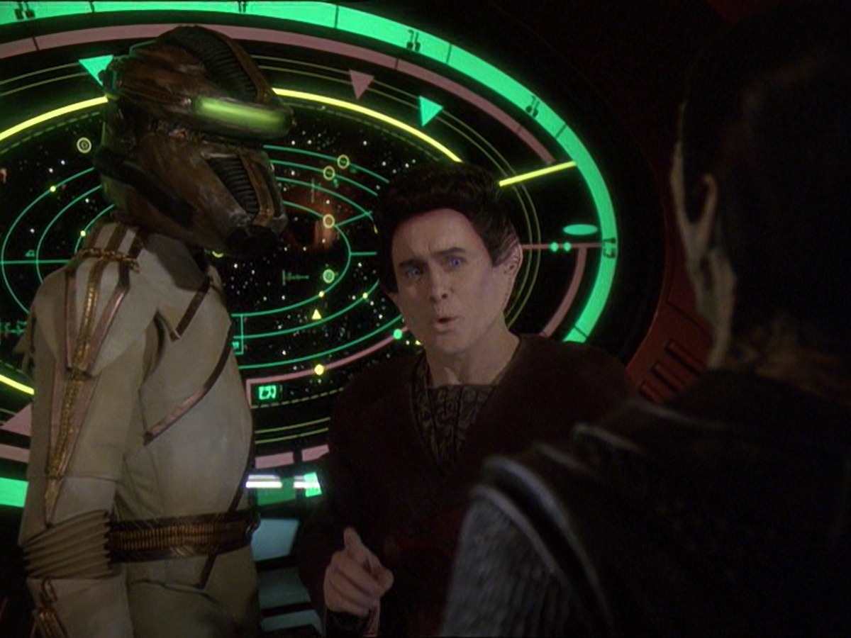 extant_StarTrek_DS9_7x19-StrangeBedfellows_2867.jpg