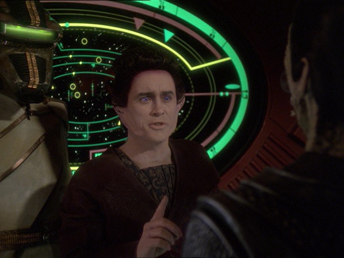 extant_StarTrek_DS9_7x19-StrangeBedfellows_2870.jpg