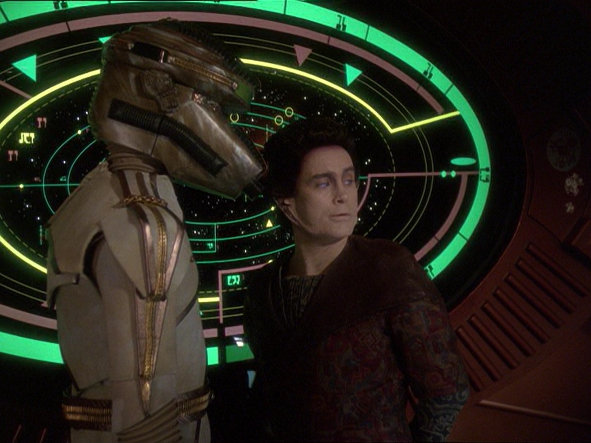 extant_StarTrek_DS9_7x19-StrangeBedfellows_2909.jpg