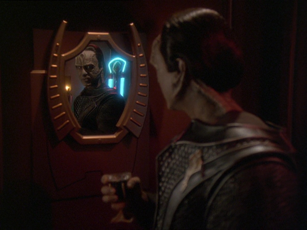extant_StarTrek_DS9_7x19-StrangeBedfellows_2949.jpg