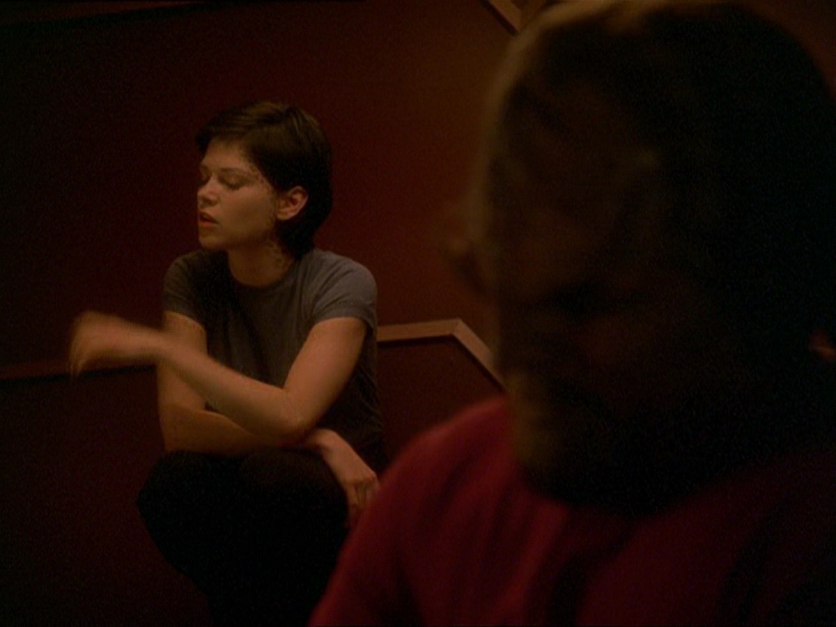 extant_StarTrek_DS9_7x19-StrangeBedfellows_2983.jpg