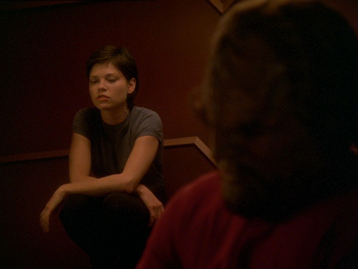 extant_StarTrek_DS9_7x19-StrangeBedfellows_2984.jpg