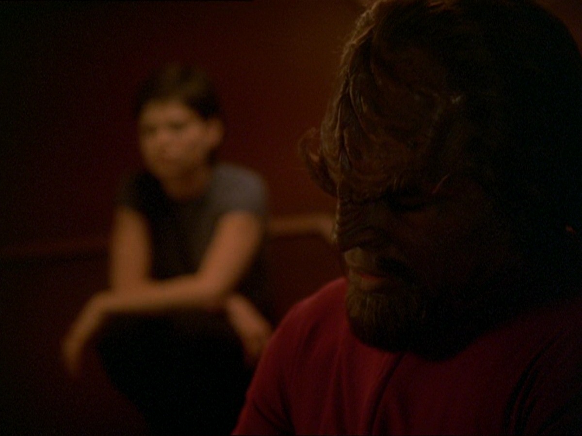 extant_StarTrek_DS9_7x19-StrangeBedfellows_2994.jpg