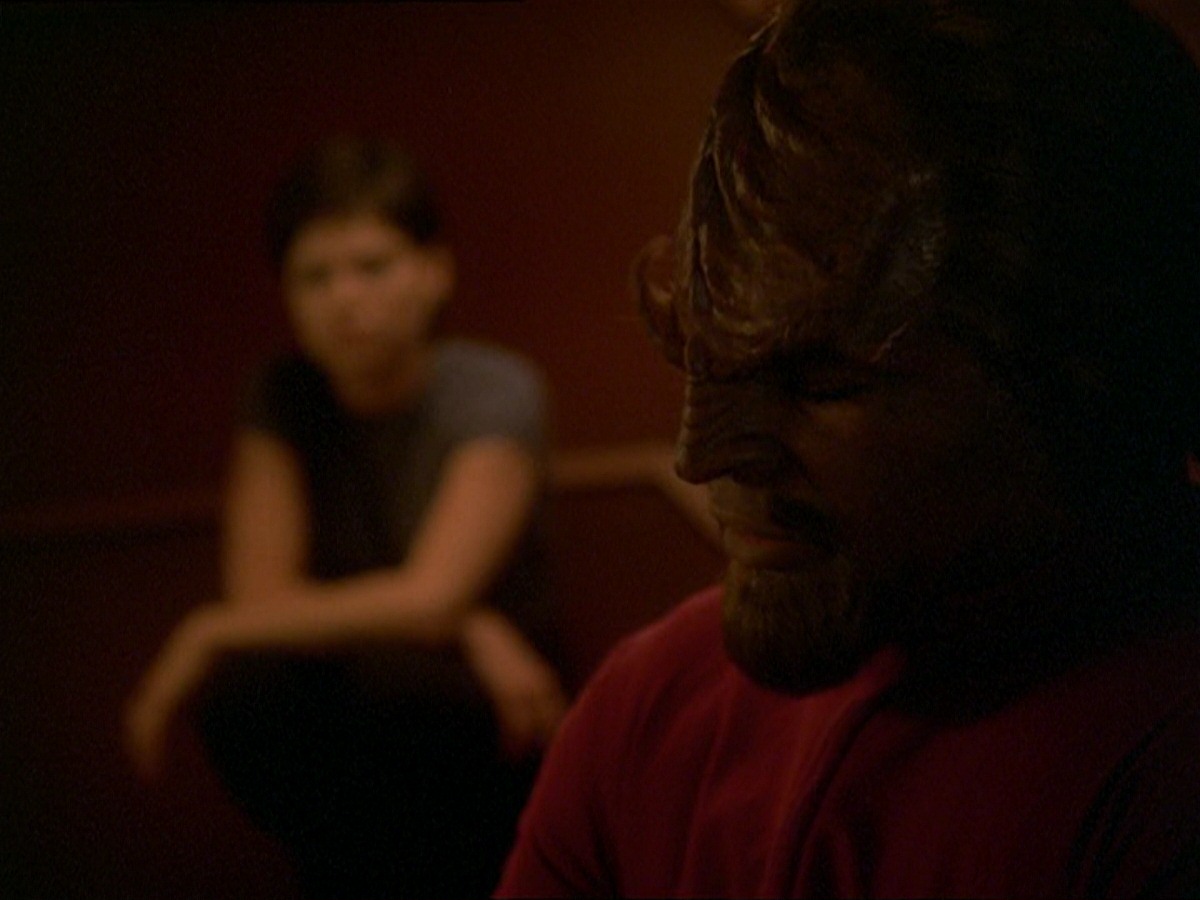 extant_StarTrek_DS9_7x19-StrangeBedfellows_2997.jpg