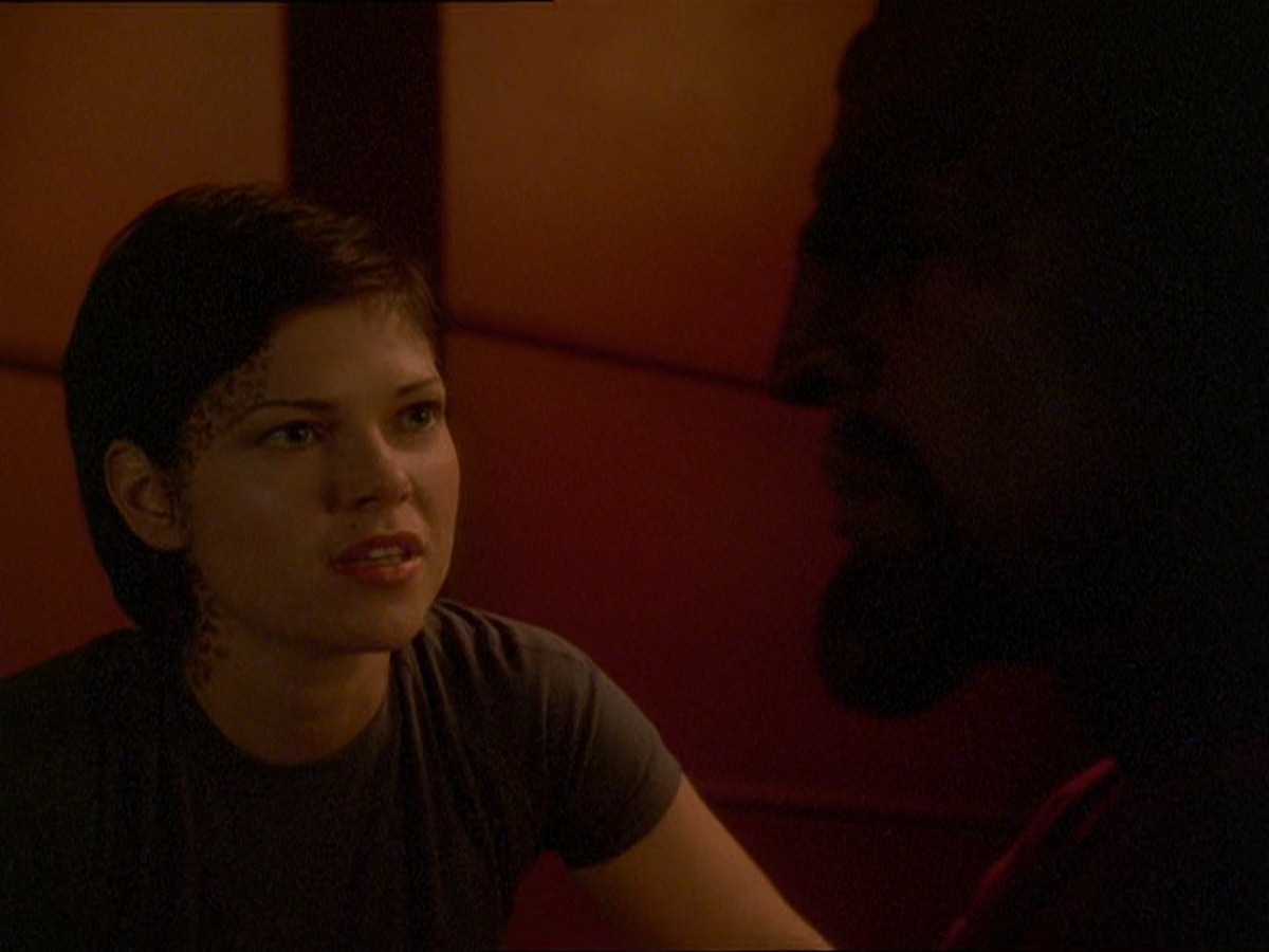 extant_StarTrek_DS9_7x19-StrangeBedfellows_3073.jpg