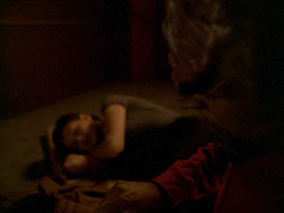 extant_StarTrek_DS9_7x19-StrangeBedfellows_3174.jpg