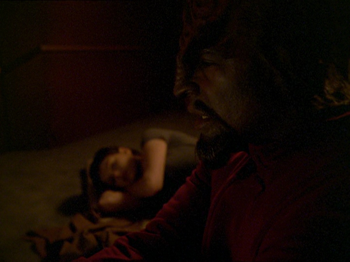 extant_StarTrek_DS9_7x19-StrangeBedfellows_3198.jpg