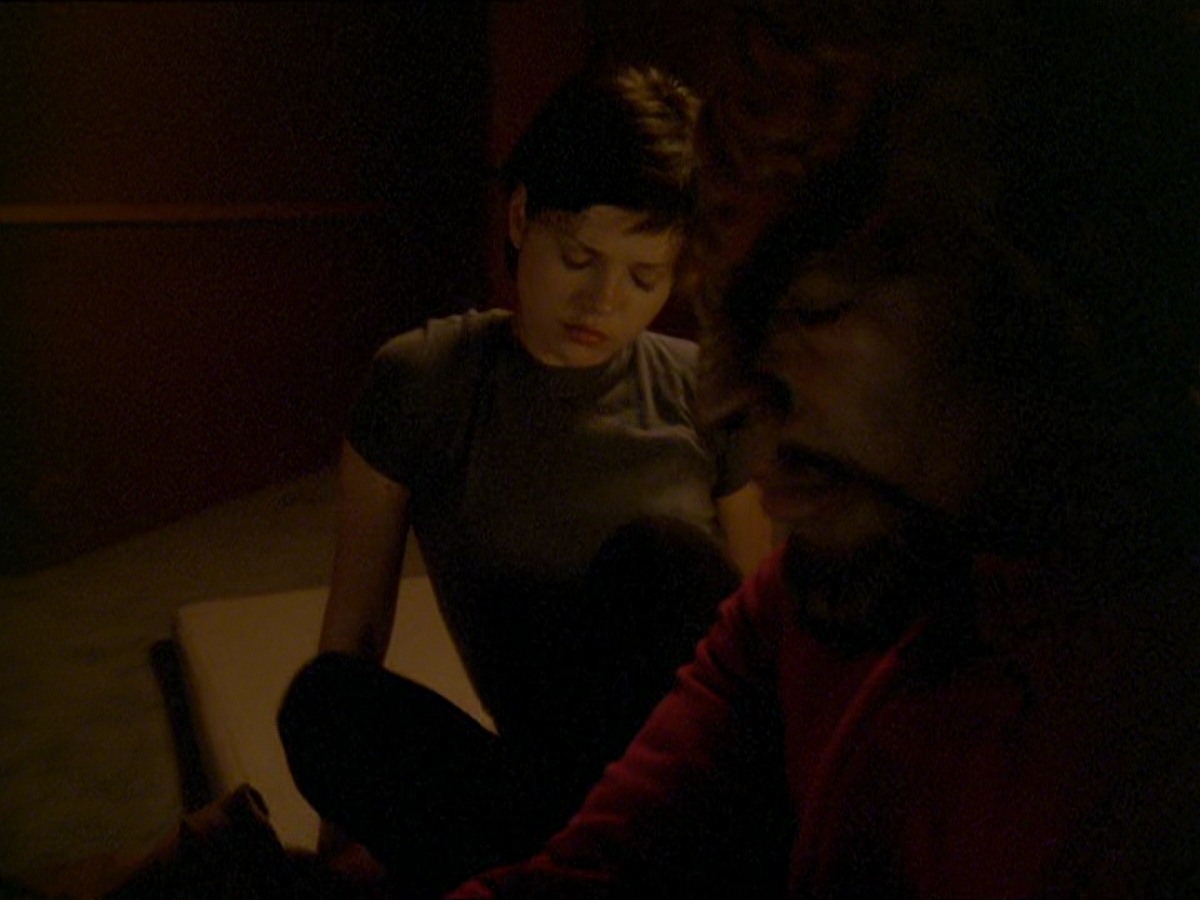 extant_StarTrek_DS9_7x19-StrangeBedfellows_3209.jpg