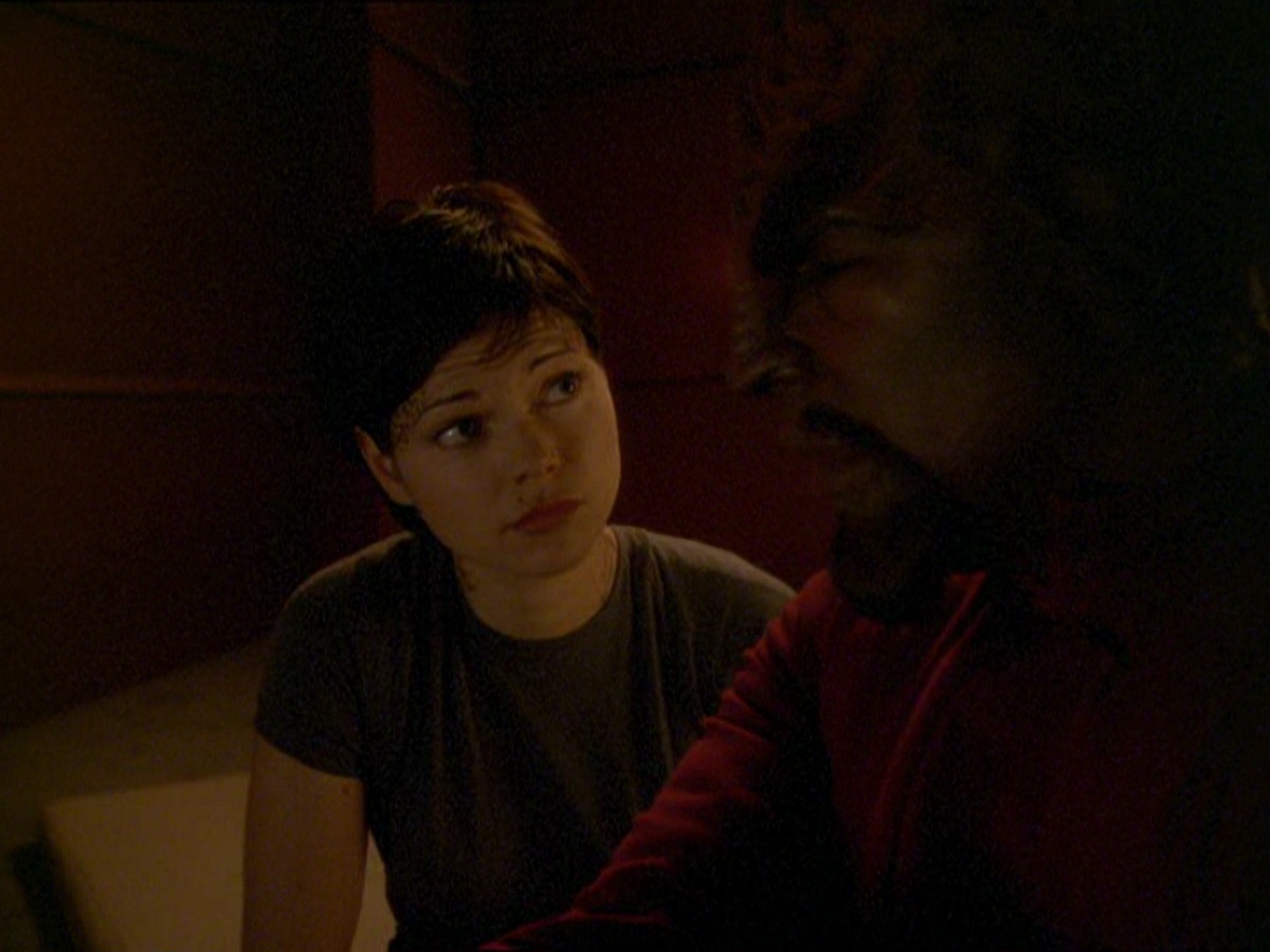 extant_StarTrek_DS9_7x19-StrangeBedfellows_3220.jpg