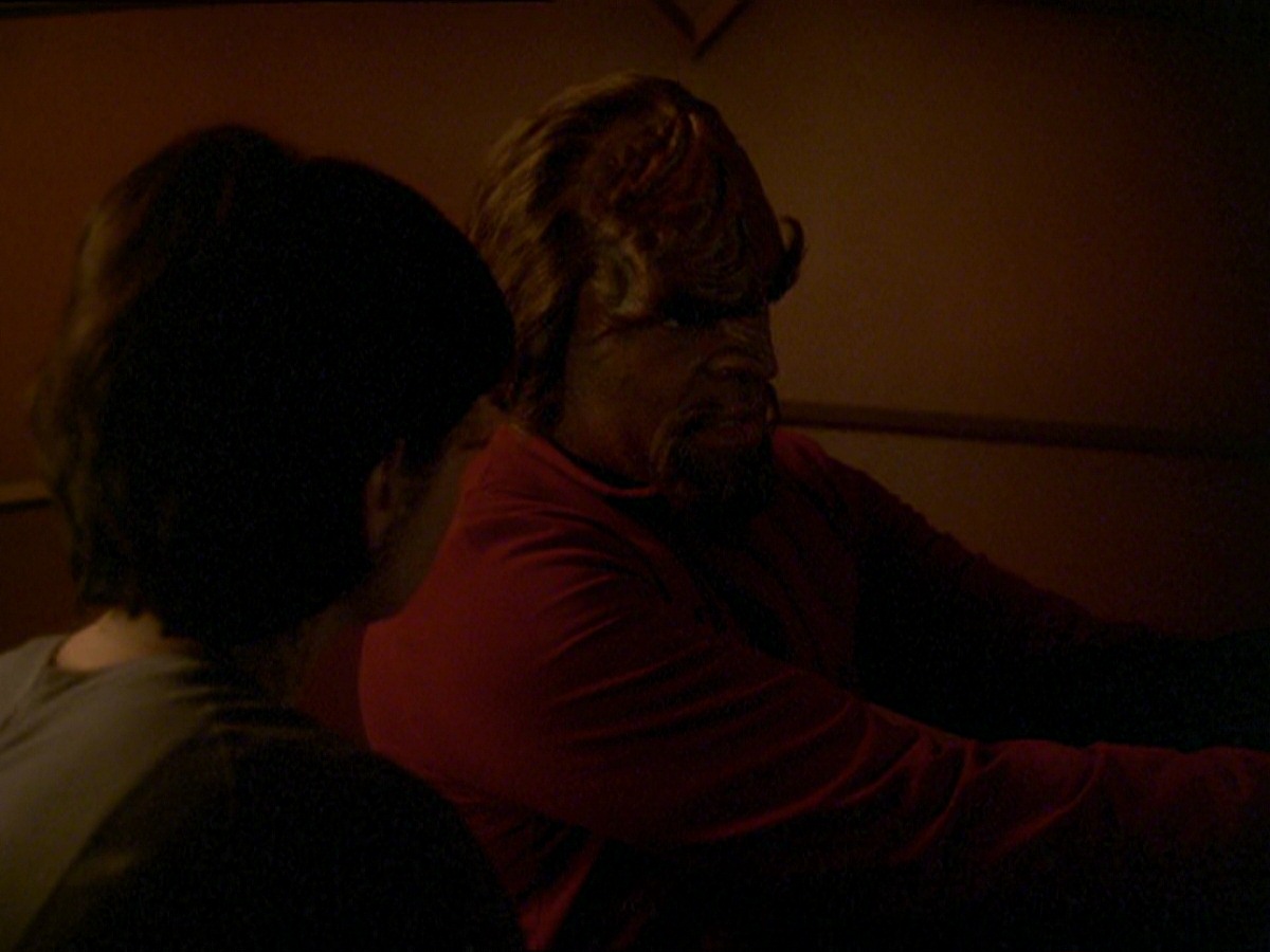 extant_StarTrek_DS9_7x19-StrangeBedfellows_3230.jpg
