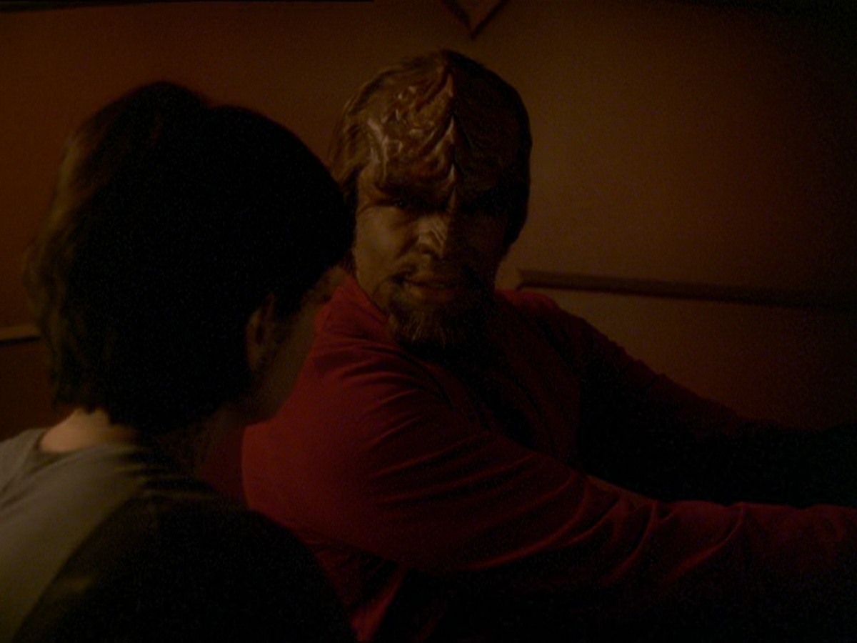extant_StarTrek_DS9_7x19-StrangeBedfellows_3238.jpg